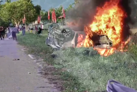 Mobil Pelaku dibakar massa (doc lst)