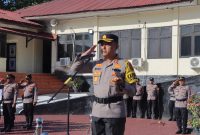 Kapolres Nagan Raya, AKBP Rudi Saeful Hadi, S.i,k., memimpin langsung upacara serah terima jabatan (sertijab) Wakapolres dan Kapolsek Beutong yang berlangsung di halaman Apel Polres Nagan Raya. Foto istimewa 