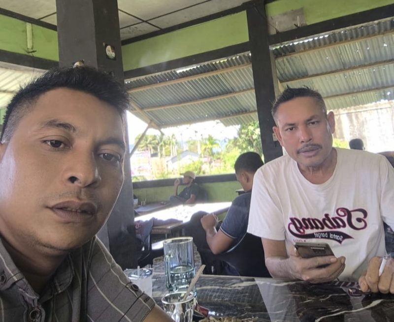 Leniadi Sebelah Kanan dan M. Idus Sebelah kiri, Tokoh Masyarakat kec Pante Ceureumen. Foto pribadi