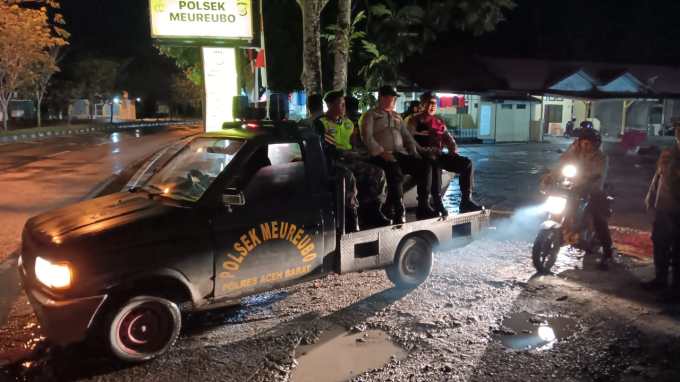 Kepolisian Sektor Meureubo Polres Aceh Barat bersama Koramil 04/Meureubo kompak berpatroli. Foto Ist 